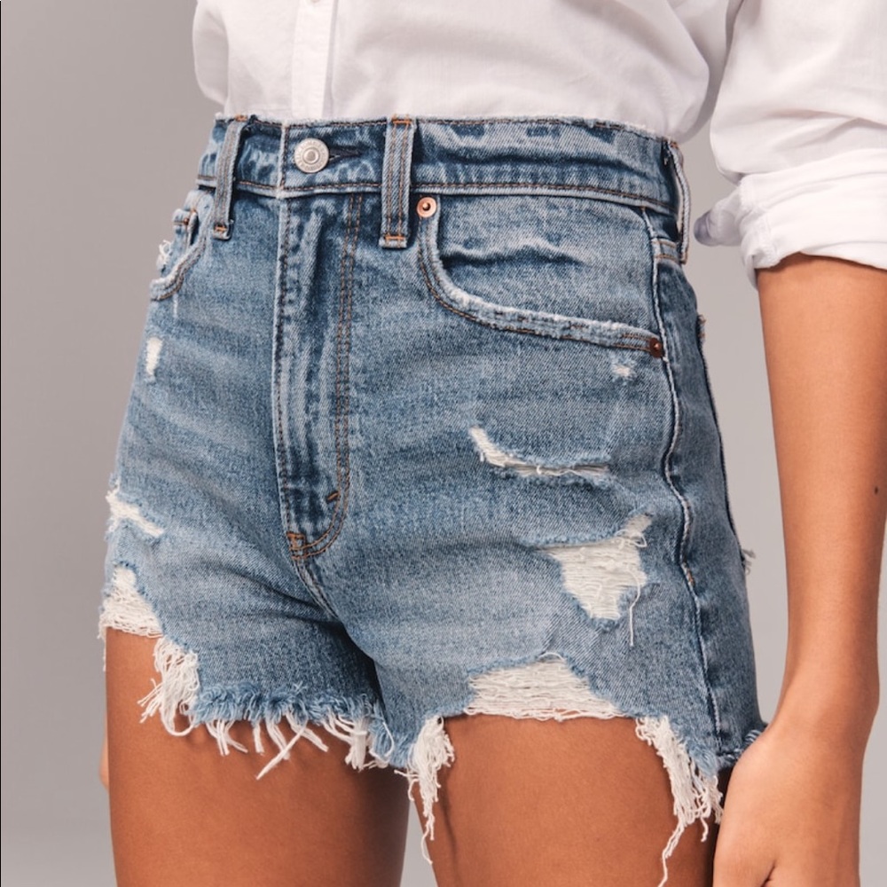 Abercrombie & Fitch High Rise Mom Short Size 27